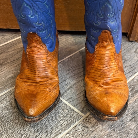 Vintage Tony Lama Two Tone Cowboy Boots, Size 6.5 - Picture 2 of 15